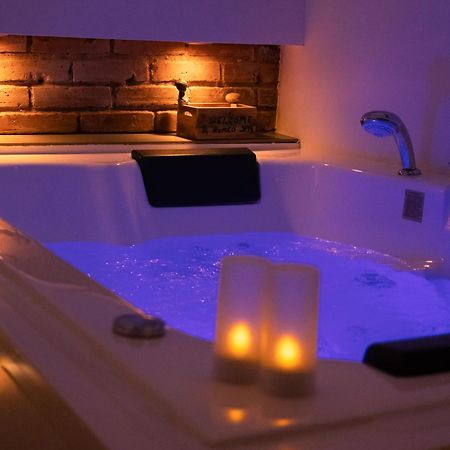 O Romeo - Suite Privee ฟูแฌร์ ภายนอก รูปภาพ