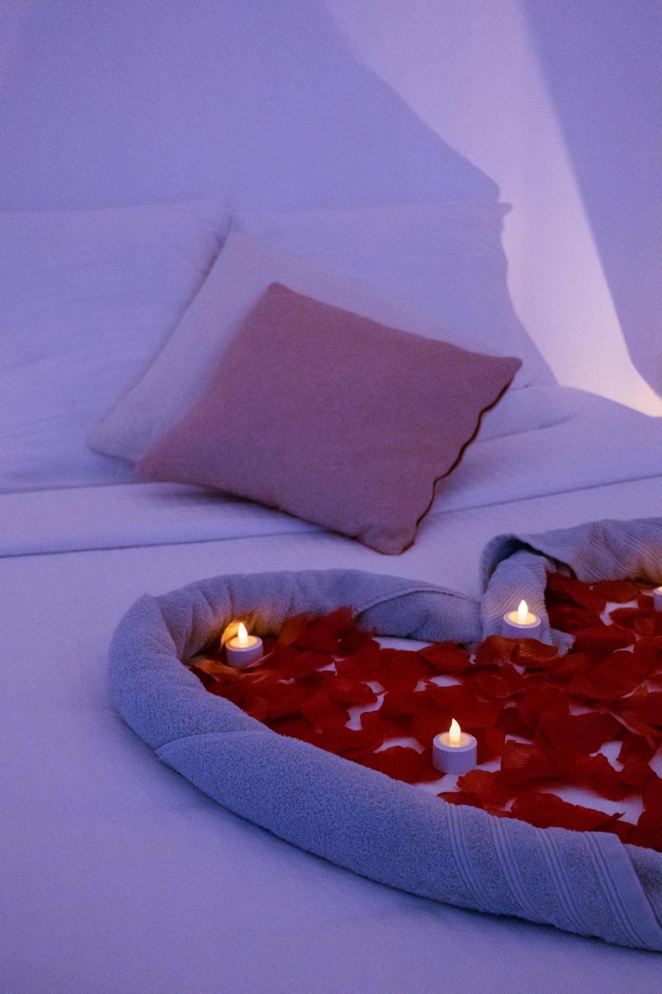 O Romeo - Suite Privee ฟูแฌร์ ภายนอก รูปภาพ